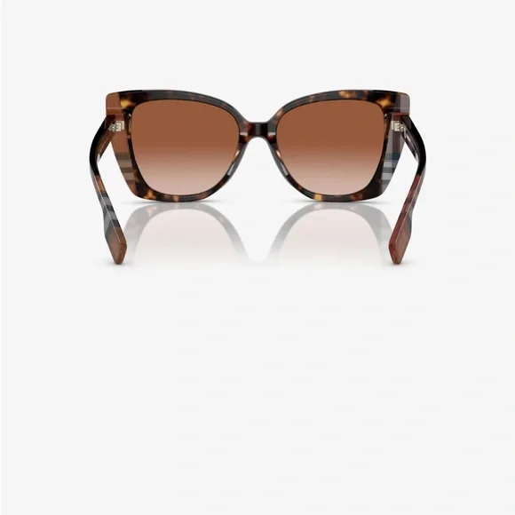 Burberry Meryl Sunglasses NWT - Picture 4 of 9